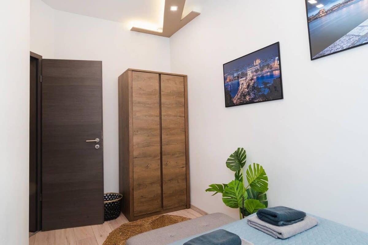 Perfect Place In The Heart Of Downtown Budapest Exterior photo